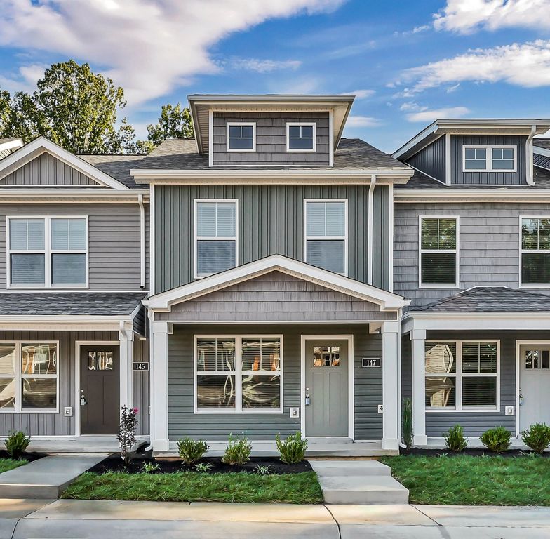 147 Quarry Point Dr, Clarksville, TN 37043