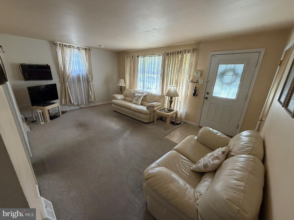 2527 SPRINGVIEW RD, NORRISTOWN, PA 19401 — photo 3