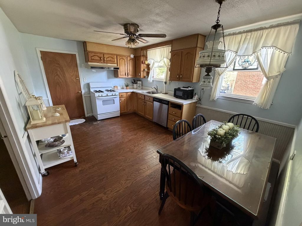 2527 SPRINGVIEW RD, NORRISTOWN, PA 19401 — photo 5