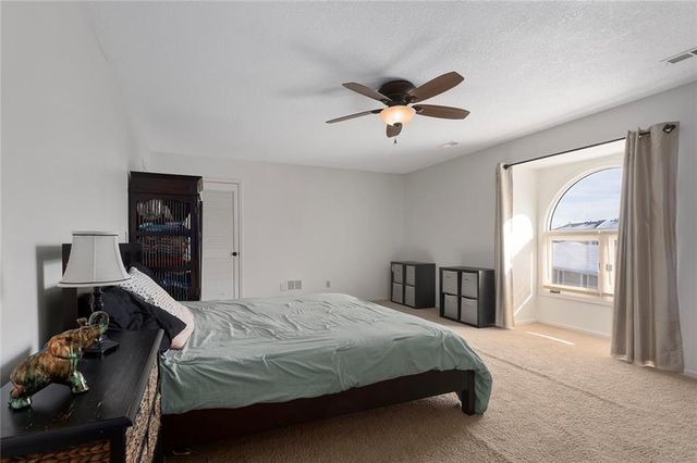 9614 NE CHERRY Court, Kansas City, MO 64155