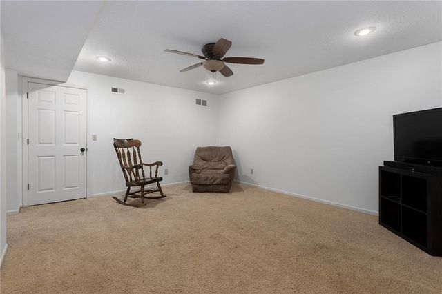 9614 NE CHERRY Court, Kansas City, MO 64155