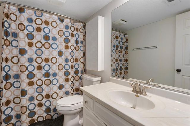 9614 NE CHERRY Court, Kansas City, MO 64155