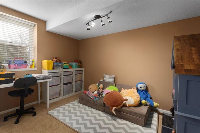 9614 NE CHERRY Court, Kansas City, MO 64155