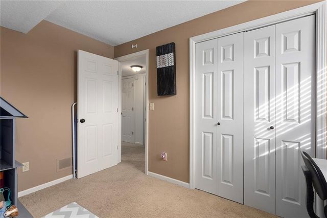 9614 NE CHERRY Court, Kansas City, MO 64155