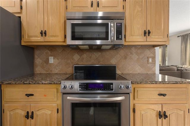 9614 NE CHERRY Court, Kansas City, MO 64155