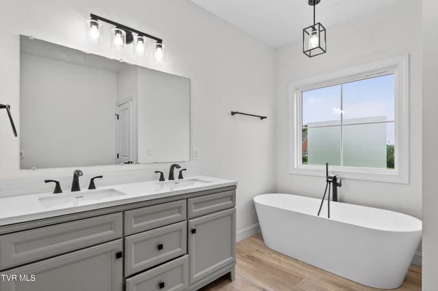 12119 Lasalle Court, Glade Spring, VA 24340