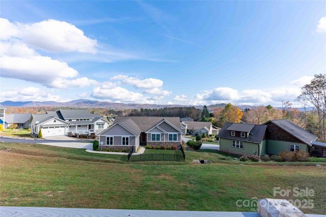 2637 Bowden Lane, Hendersonville, NC 28792