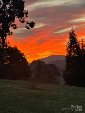 2637 Bowden Lane, Hendersonville, NC 28792