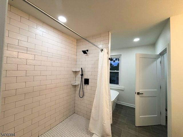 438 Lawrence St, Burlington City, NJ 08016