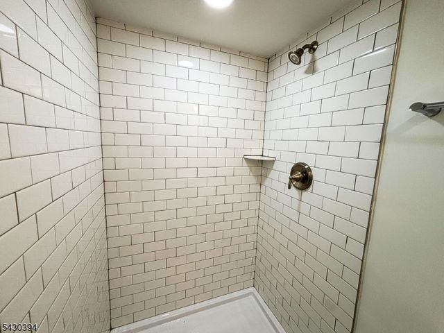 438 Lawrence St, Burlington City, NJ 08016