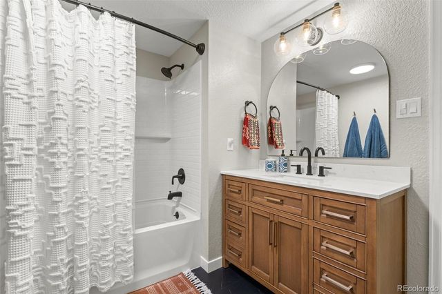 2805 W Davies Drive, Littleton, CO 80120