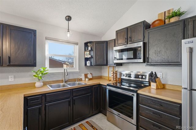 2805 W Davies Drive, Littleton, CO 80120