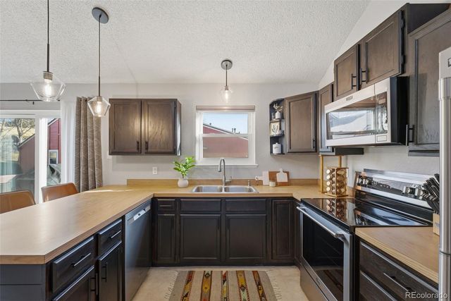 2805 W Davies Drive, Littleton, CO 80120