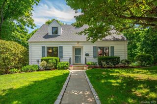 55 Argyle Road, Scarsdale, NY 10583