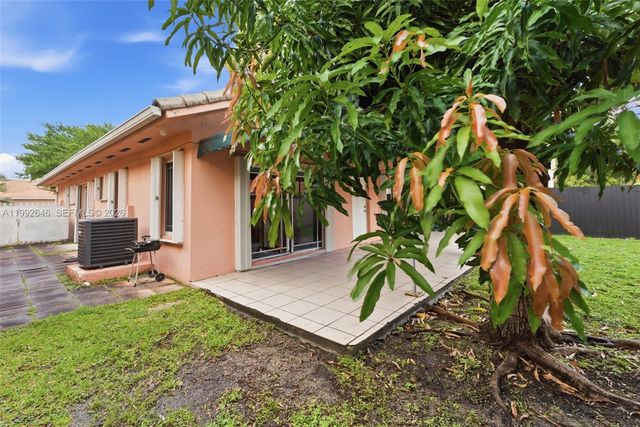 8790 NW 142nd St, Miami Lakes, FL 33018