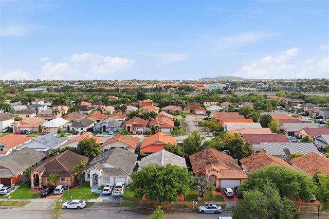 8790 NW 142nd St, Miami Lakes, FL 33018