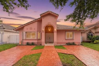 8790 NW 142nd St, Miami Lakes, FL 33018