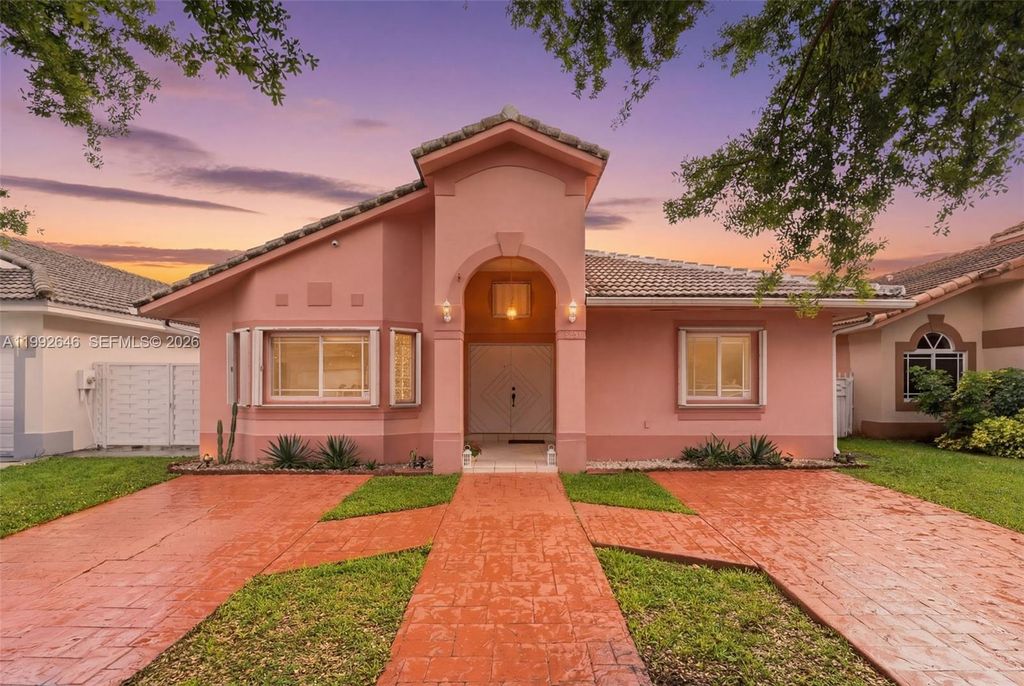 8790 NW 142nd St, Miami Lakes, FL 33018