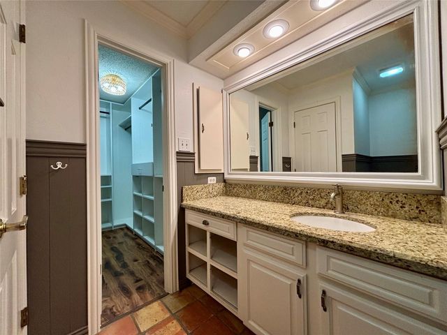 116 Bougainvillea Street, Lake Jackson, TX 77566