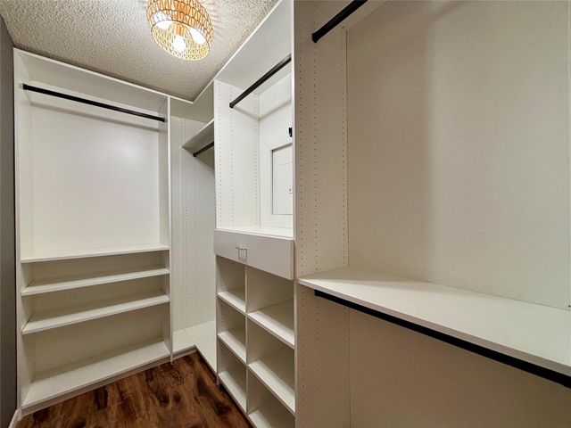 116 Bougainvillea Street, Lake Jackson, TX 77566