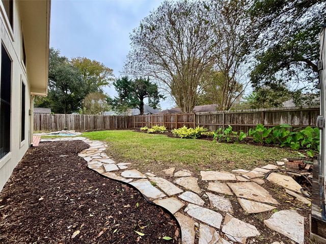 116 Bougainvillea Street, Lake Jackson, TX 77566