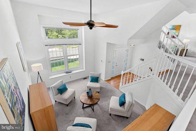 6537 PALISADES DR, Centreville, VA 20121