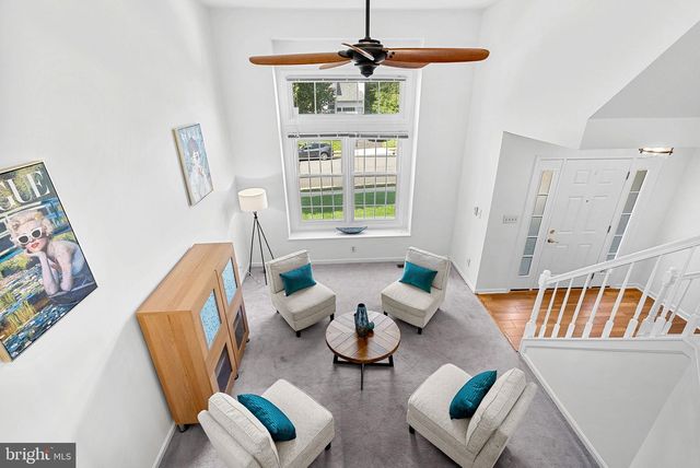 6537 PALISADES DR, Centreville, VA 20121