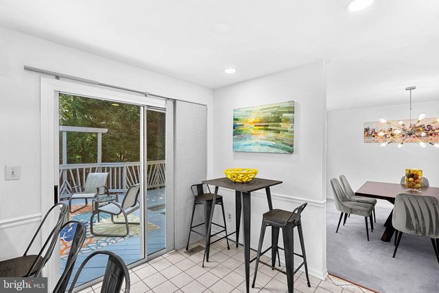 6537 PALISADES DR, Centreville, VA 20121