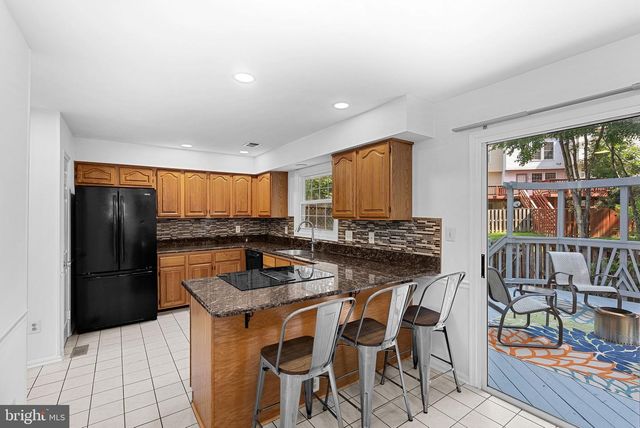 6537 PALISADES DR, Centreville, VA 20121