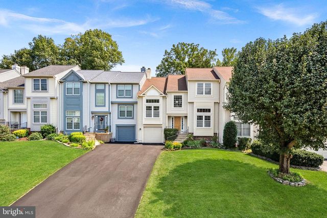 6537 PALISADES DR, Centreville, VA 20121
