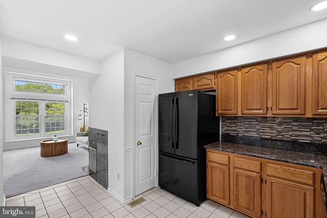 6537 PALISADES DR, Centreville, VA 20121