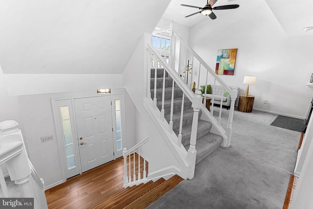 6537 PALISADES DR, Centreville, VA 20121