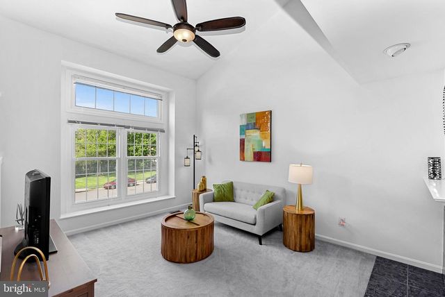 6537 PALISADES DR, Centreville, VA 20121
