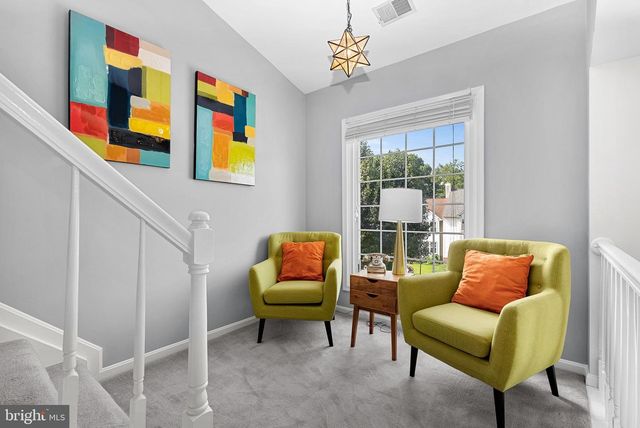 6537 PALISADES DR, Centreville, VA 20121