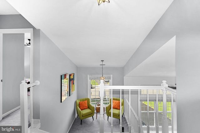 6537 PALISADES DR, Centreville, VA 20121