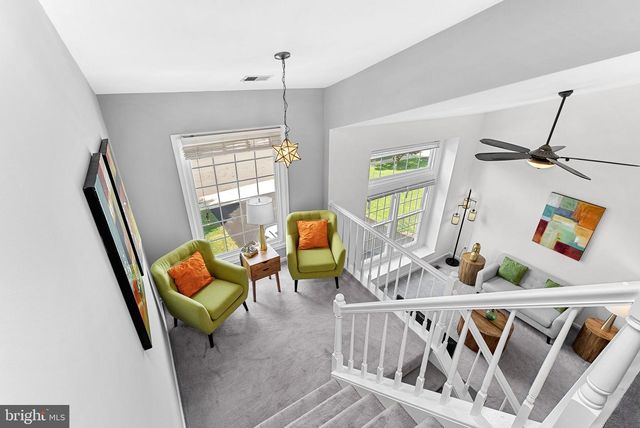 6537 PALISADES DR, Centreville, VA 20121