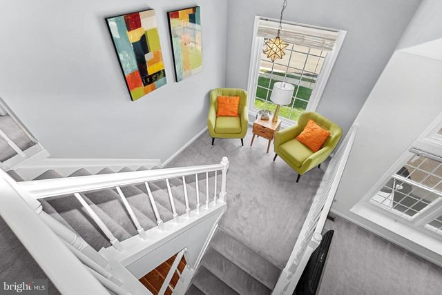6537 PALISADES DR, Centreville, VA 20121