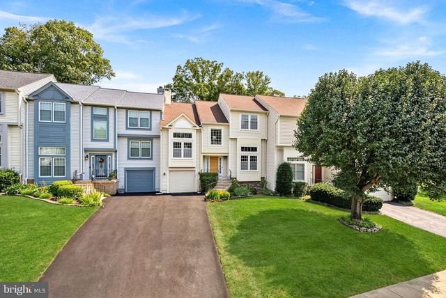 6537 PALISADES DR, Centreville, VA 20121