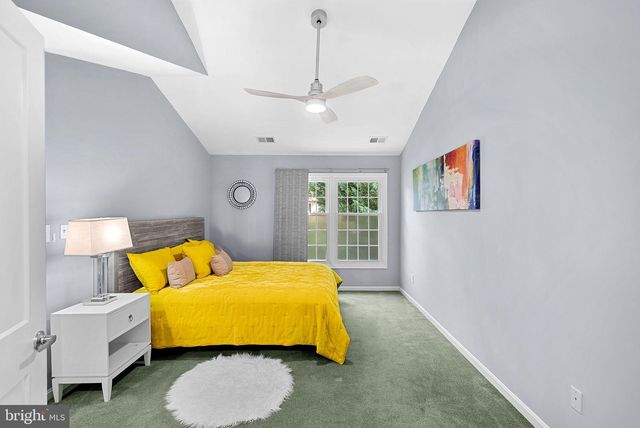 6537 PALISADES DR, Centreville, VA 20121