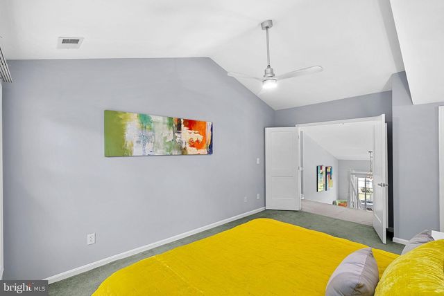 6537 PALISADES DR, Centreville, VA 20121