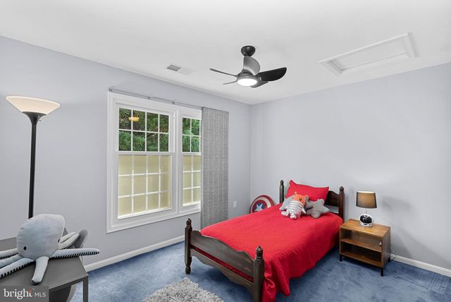 6537 PALISADES DR, Centreville, VA 20121