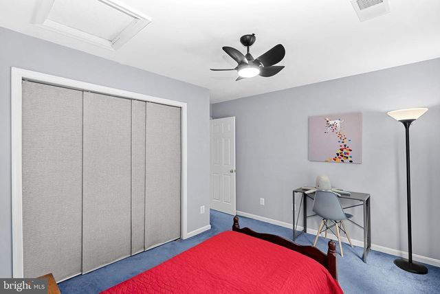 6537 PALISADES DR, Centreville, VA 20121