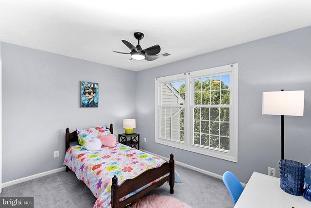 6537 PALISADES DR, Centreville, VA 20121