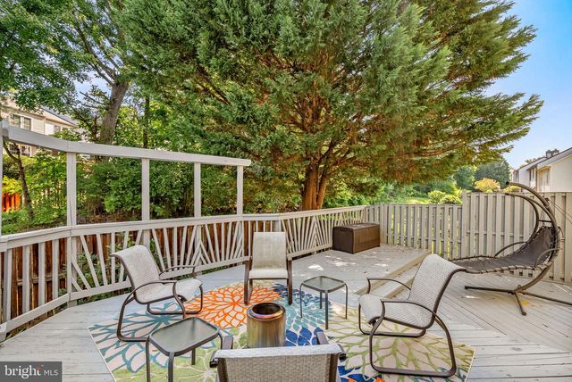 6537 PALISADES DR, Centreville, VA 20121