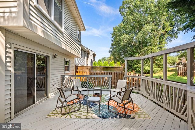 6537 PALISADES DR, Centreville, VA 20121