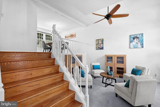 6537 PALISADES DR, Centreville, VA 20121