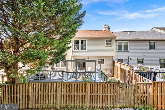 6537 PALISADES DR, Centreville, VA 20121