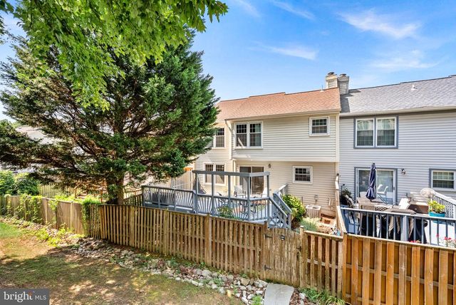6537 PALISADES DR, Centreville, VA 20121