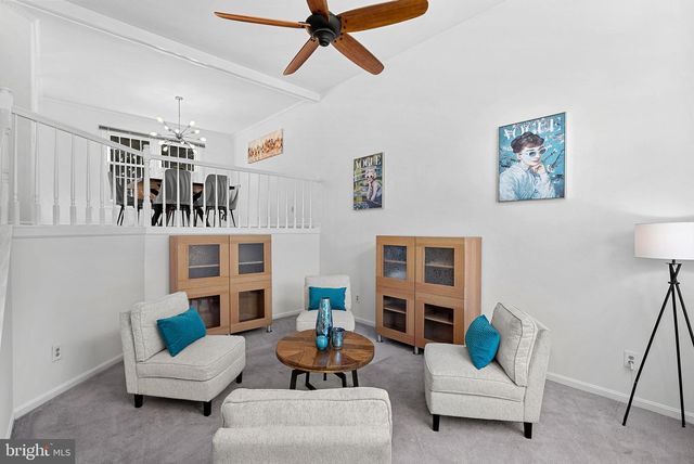 6537 PALISADES DR, Centreville, VA 20121