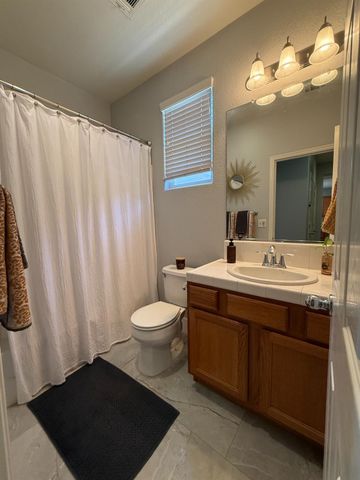 602 E Abbott Avenue, Reedley, CA 93654